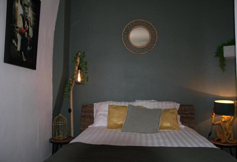 پانسیون Les Demoiselles