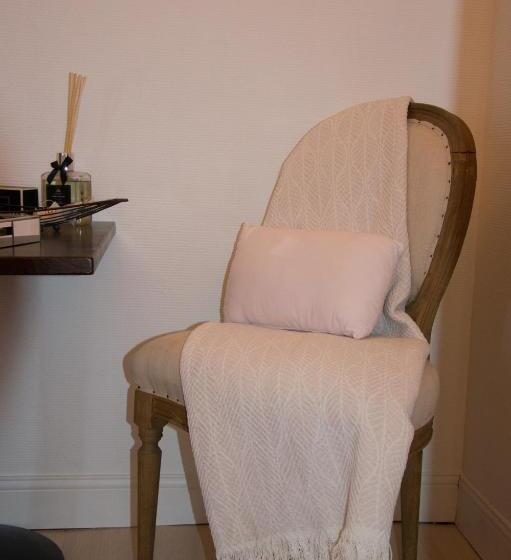 پانسیون Les Demoiselles