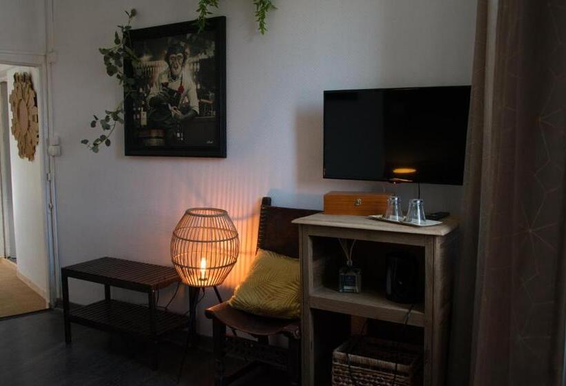 پانسیون Les Demoiselles