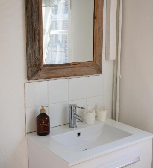 پانسیون Les Demoiselles