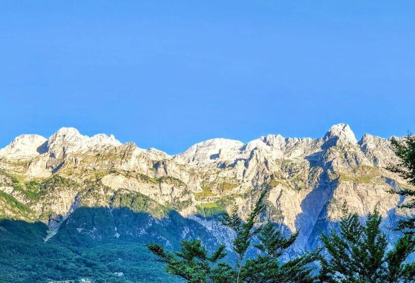 پانسیون Mountain Vista Guesthouse Shkafi