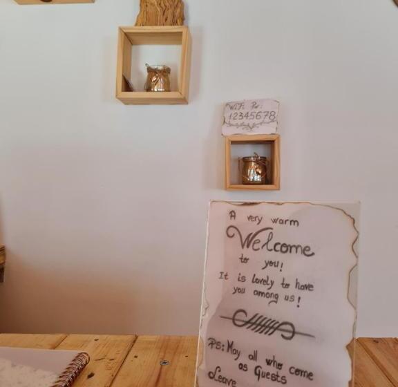 膳宿费 Mountain Vista Guesthouse Shkafi