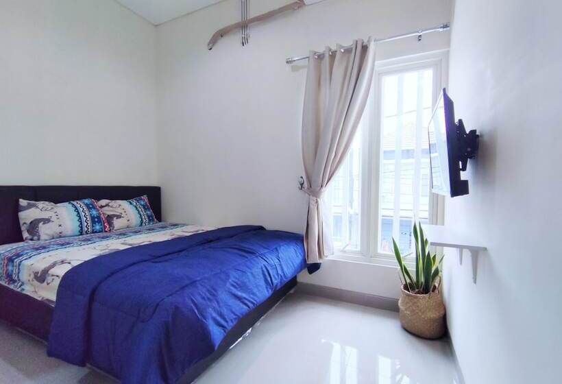 پانسیون Surabaya Homey Near Airport