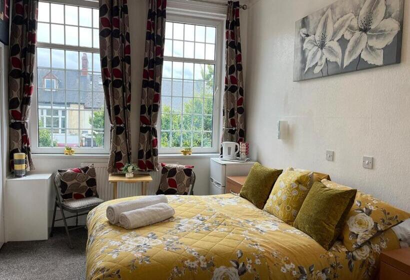 Пансион The Croft