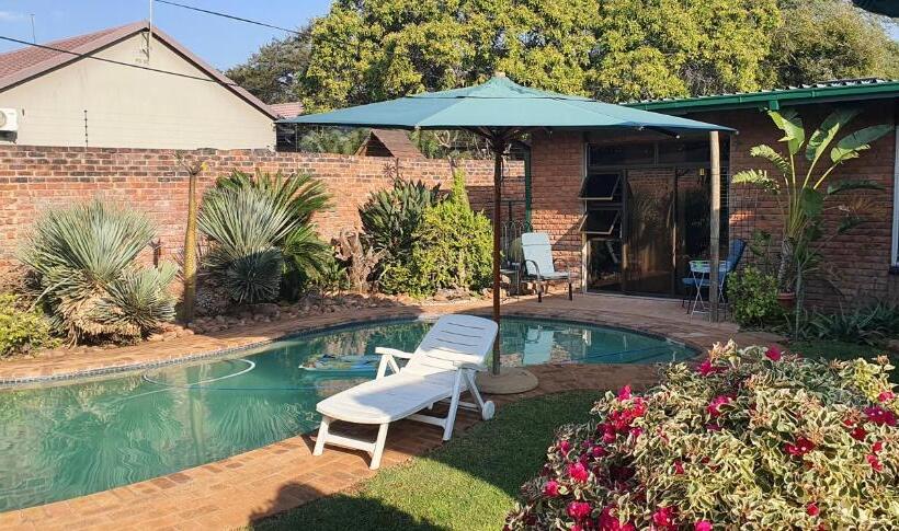 ベッドアンドブレックファースト Emani Guest House