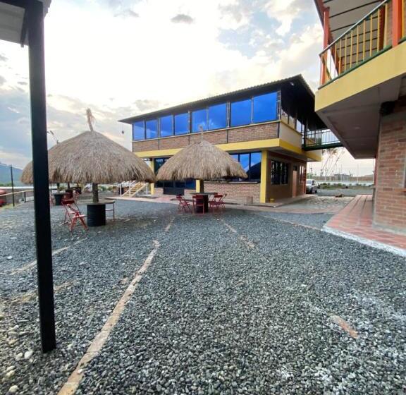 Casona Hotel La Divisa