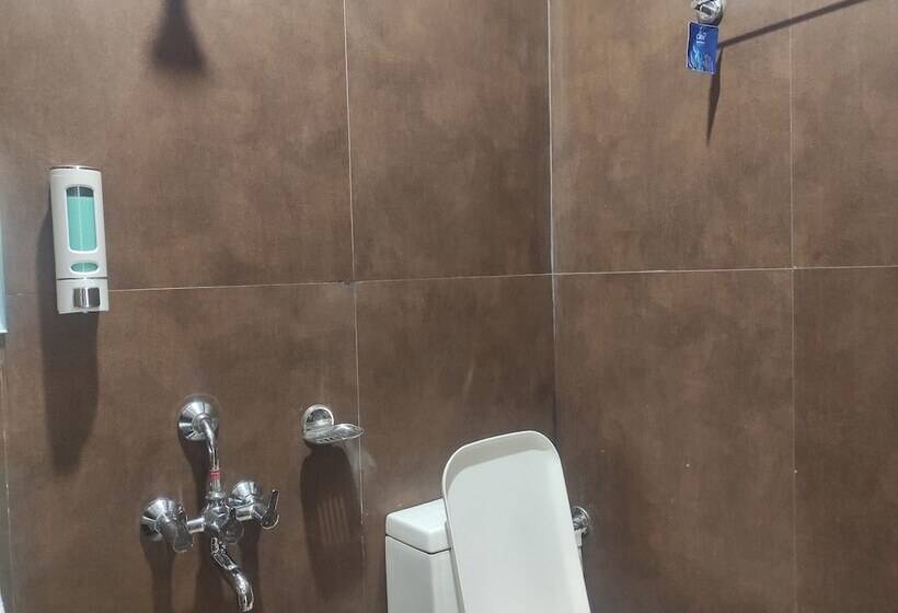 فندق Friends Palace