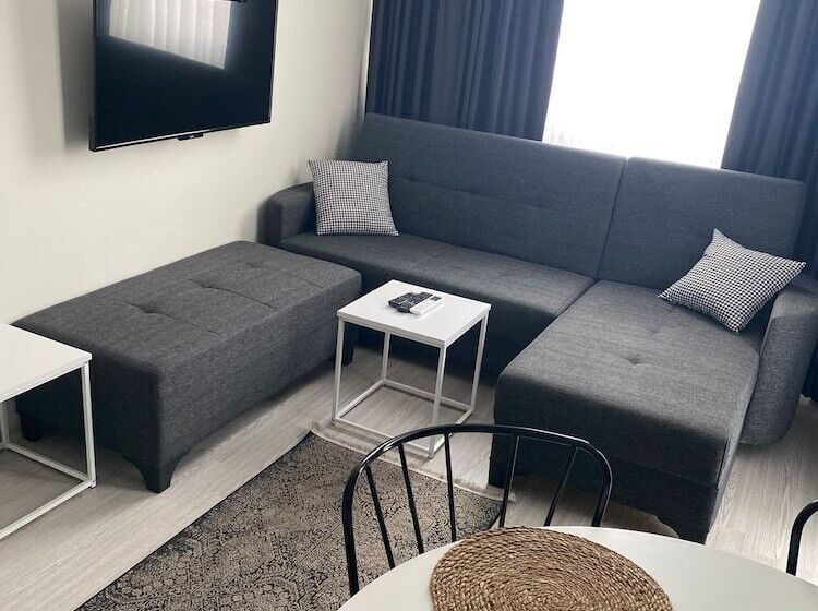 Hadrians Tower Apart Otel