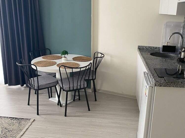 Hadrians Tower Apart Otel