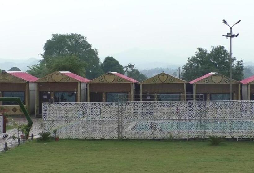 酒店 Midwaay Resort