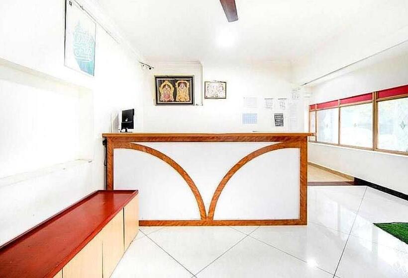 ホテル Oyo Flagship Chennai Palace