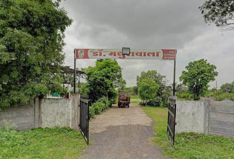 בית מלון כפרי Spot On Mathurawala Parisar