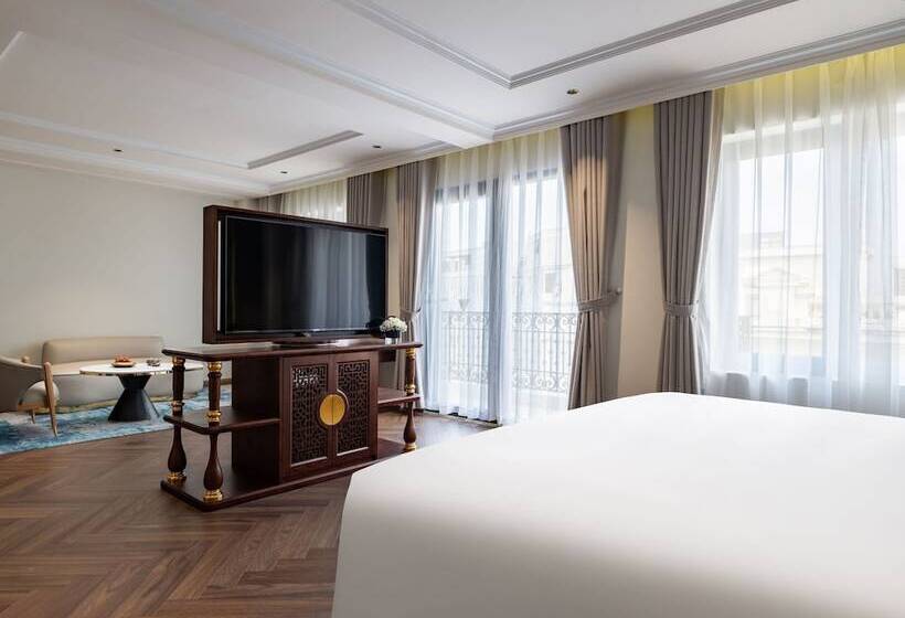 L Signature Hotel & Spa