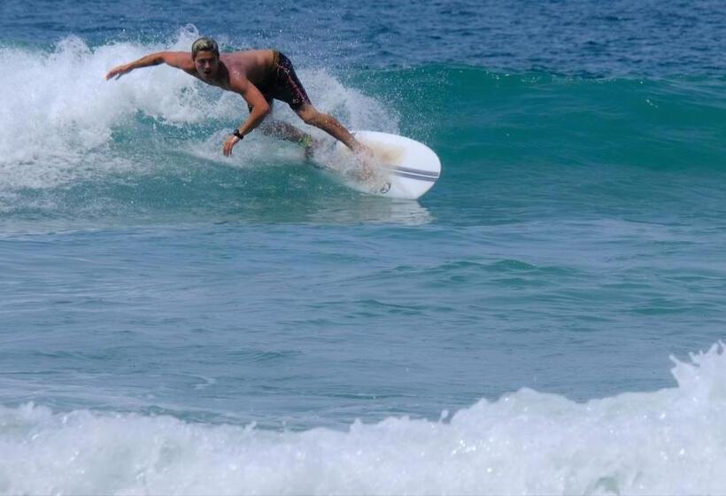 Llanes Surfcamp & Hostel