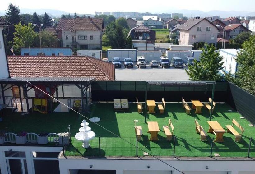 Magnus Aparthotel   Free Parking