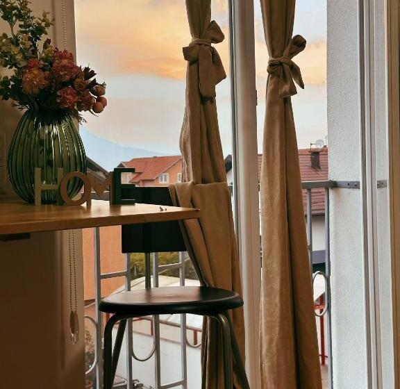 Magnus Aparthotel   Free Parking