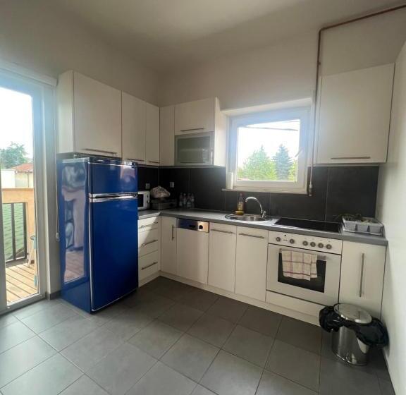 Magnus Aparthotel   Free Parking