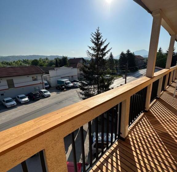 Magnus Aparthotel   Free Parking