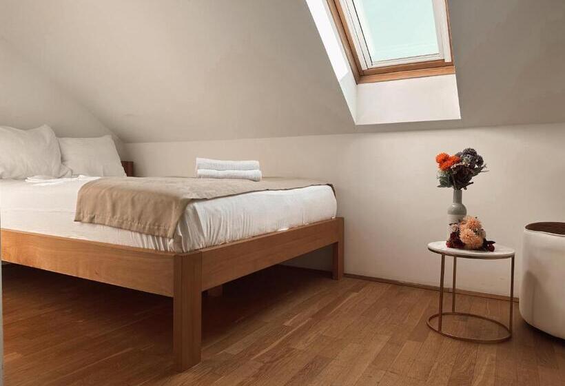 Magnus Aparthotel   Free Parking