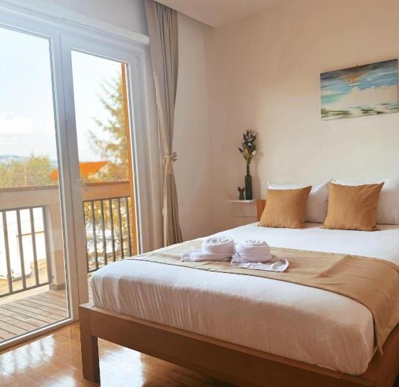 Magnus Aparthotel   Free Parking