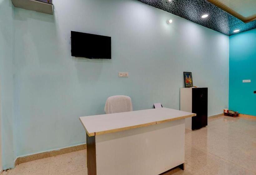 Oyo 81376 Hotel Sleep In