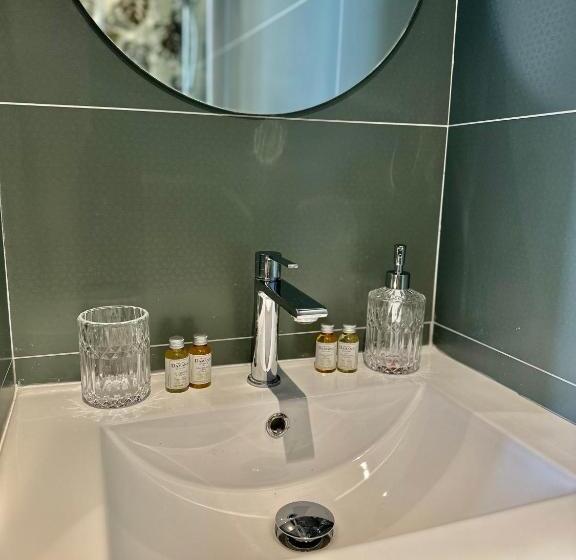 Paradise Earth & Sea