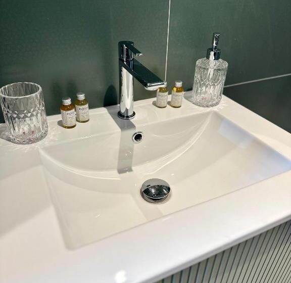 Paradise Earth & Sea