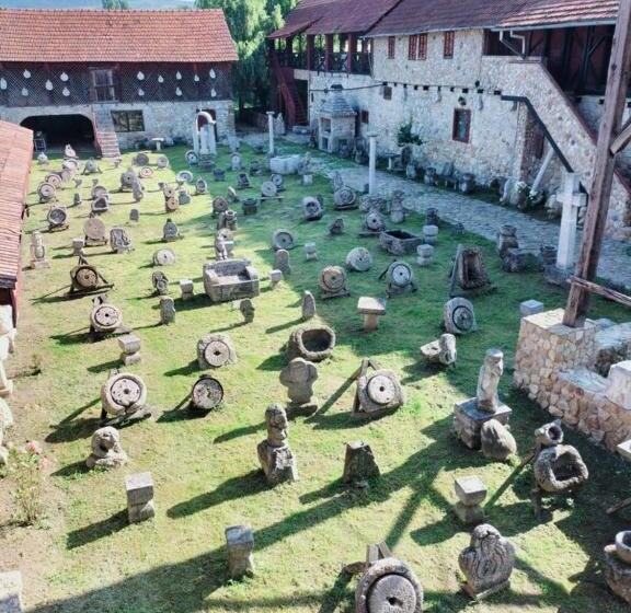 펜션 Conacul Muzeul Pietrei