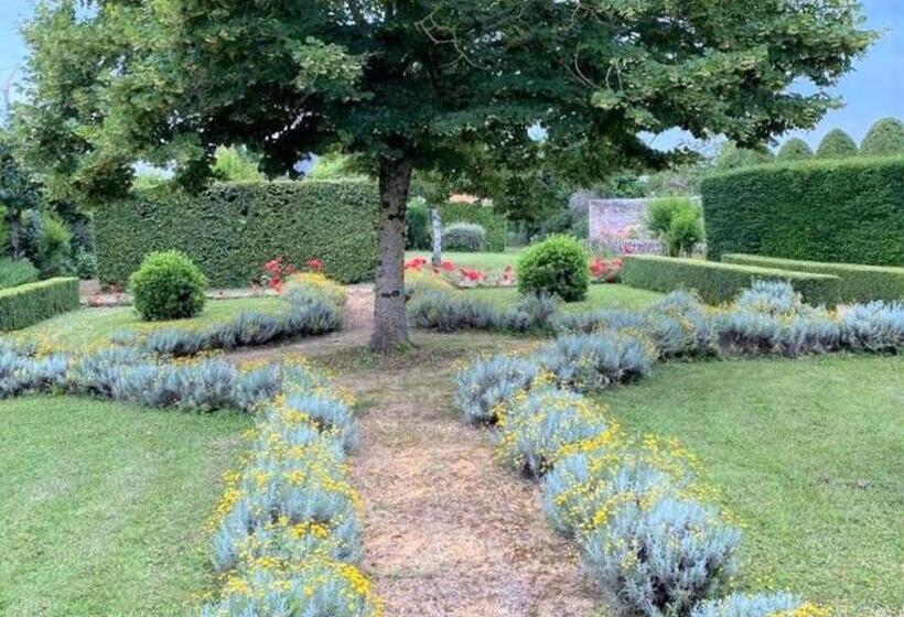 Пансион évasion Romantique Au Prieuré Avec Jardin En Anjou, Petit Déjeuner Inclus Fr 1 622 63