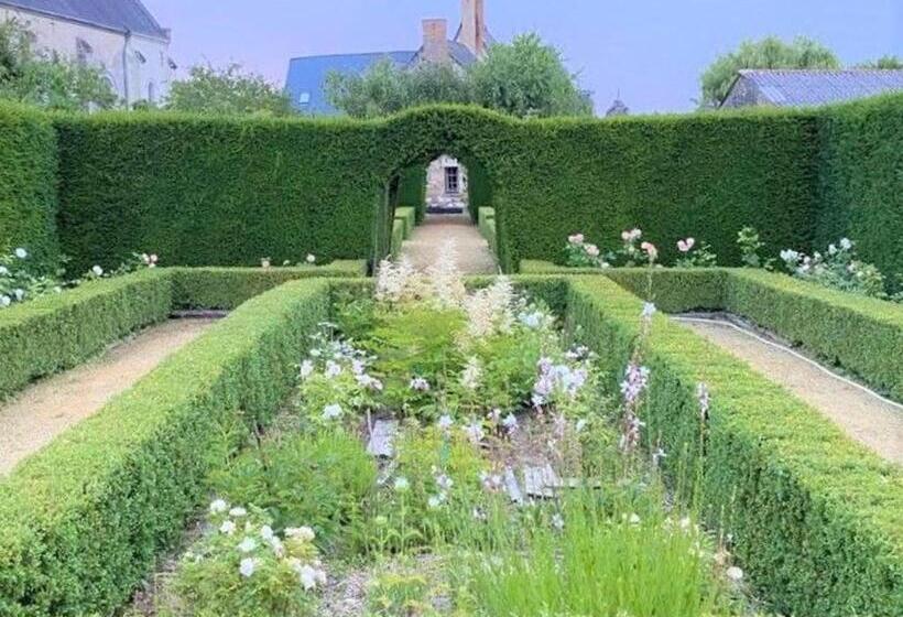 Пансион évasion Romantique Au Prieuré Avec Jardin En Anjou, Petit Déjeuner Inclus Fr 1 622 63