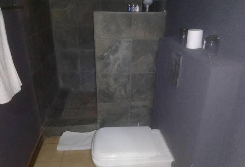 膳宿费 Oteng Guest House