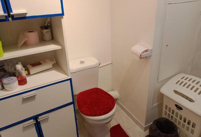 פנסיון Room In Guest Room   Chambre Dhote Sur Parispantin