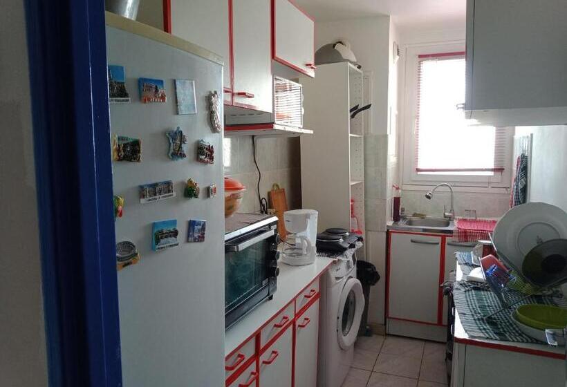 פנסיון Room In Guest Room   Chambre Dhote Sur Parispantin