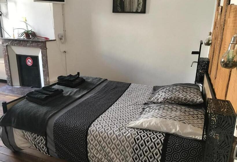 Bed and Breakfast Chez Franck Et Sandra , Plein Centre Ville, 1 Er étage