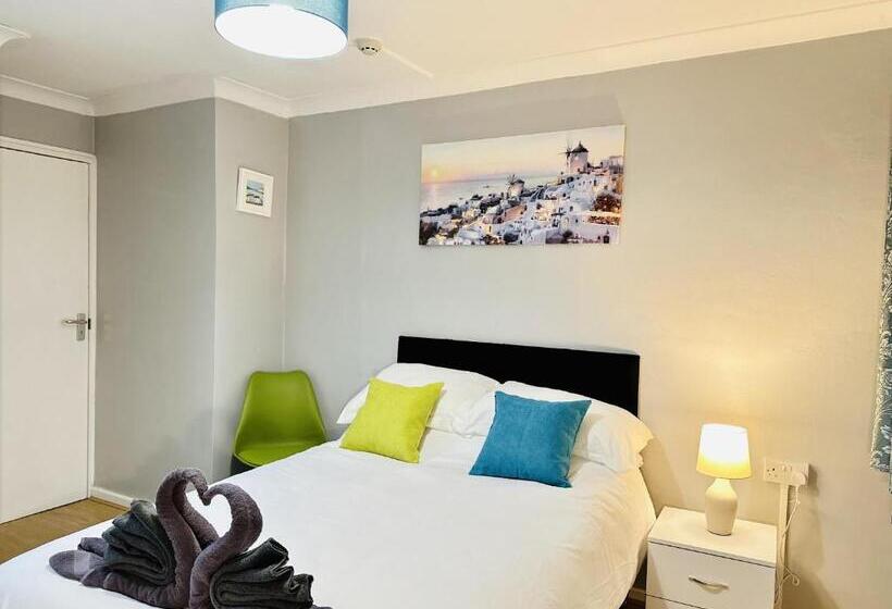 تختخواب و صبحانه Sandys Holidays Home