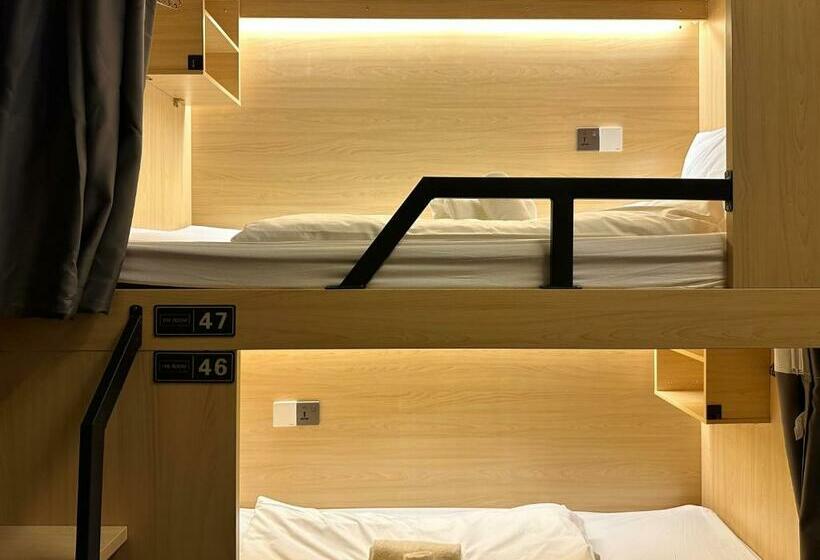 هتل کپسول The Capsule