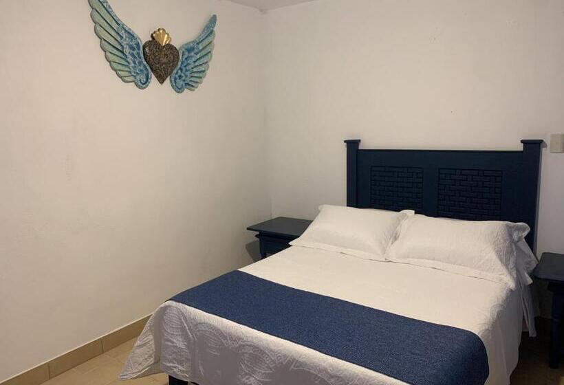 هتل & Hostal Santuario