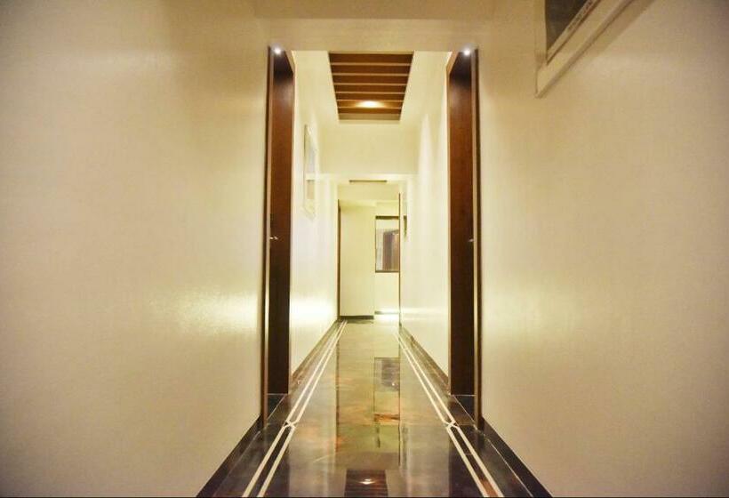 فندق Manoranjan Enclave