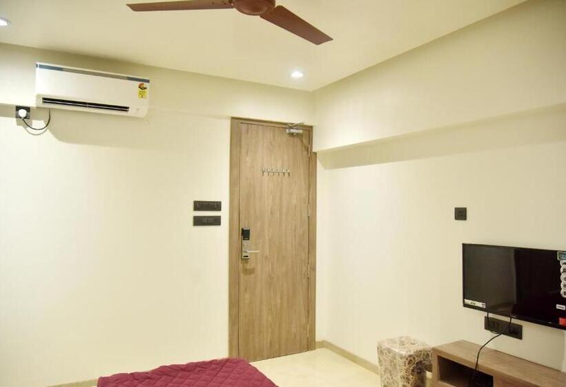 فندق Manoranjan Enclave