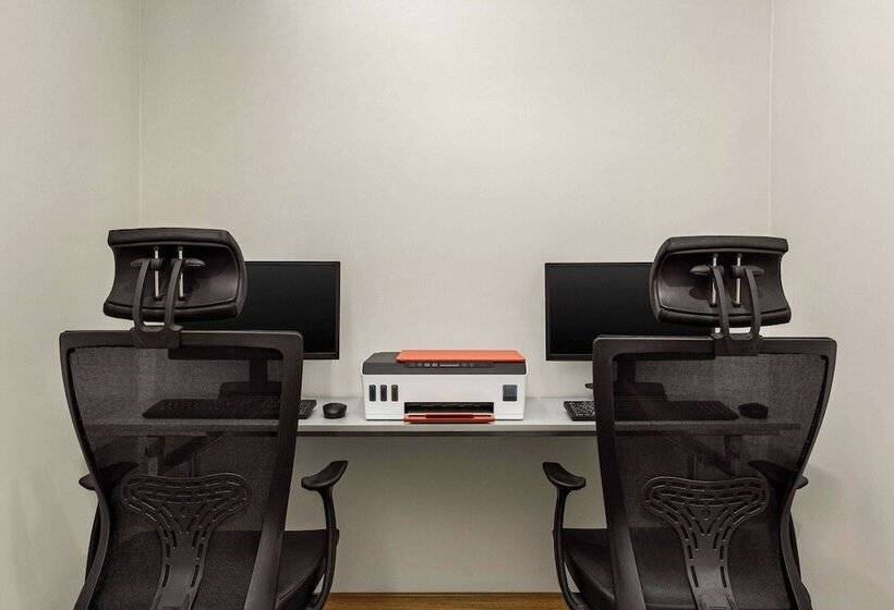 فندق Ramada Encore By Wyndham Istanbul Sisli