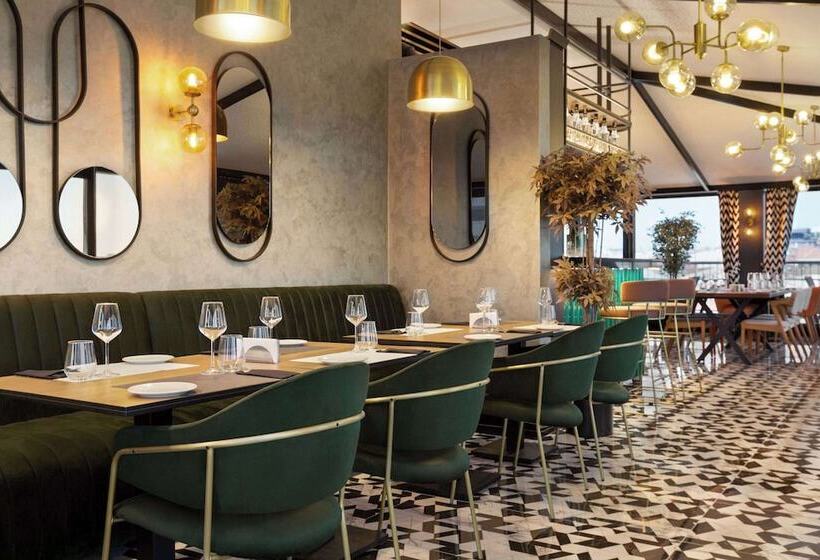 فندق Ramada Encore By Wyndham Istanbul Sisli