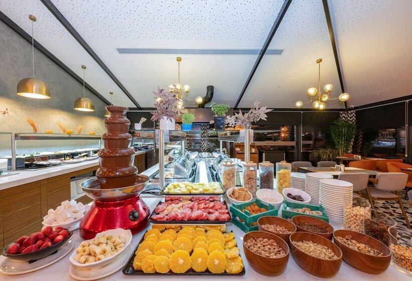 فندق Ramada Encore By Wyndham Istanbul Sisli