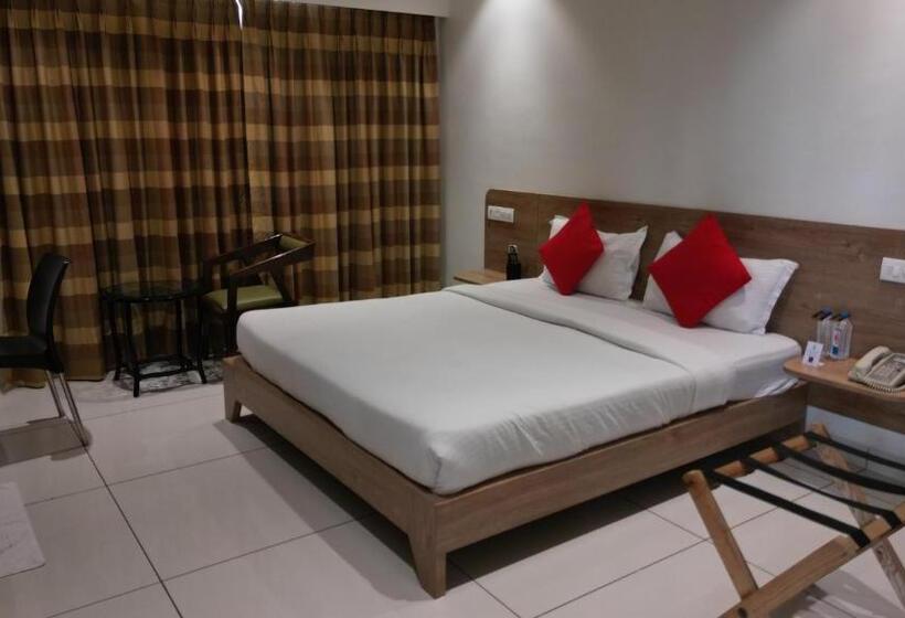 Отель Sapphero Akshar Inn Jamnagar