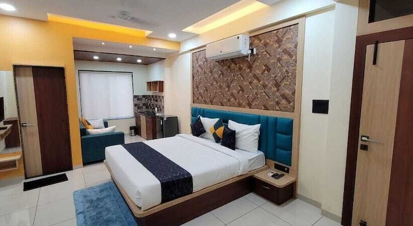 Отель Sarika International