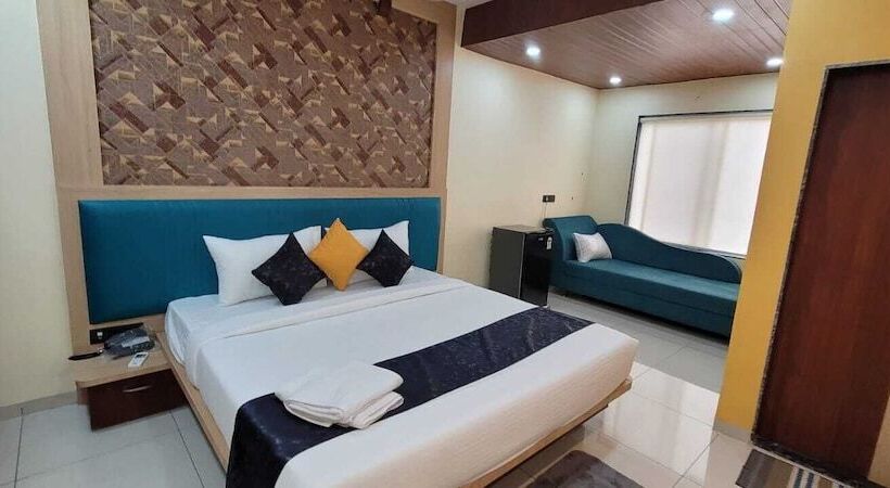 Отель Sarika International