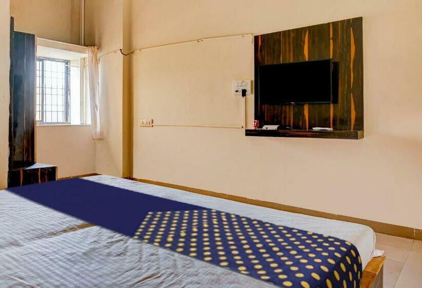 בית מלון כפרי Spot On Harsha Varsha Deluxe Lodge