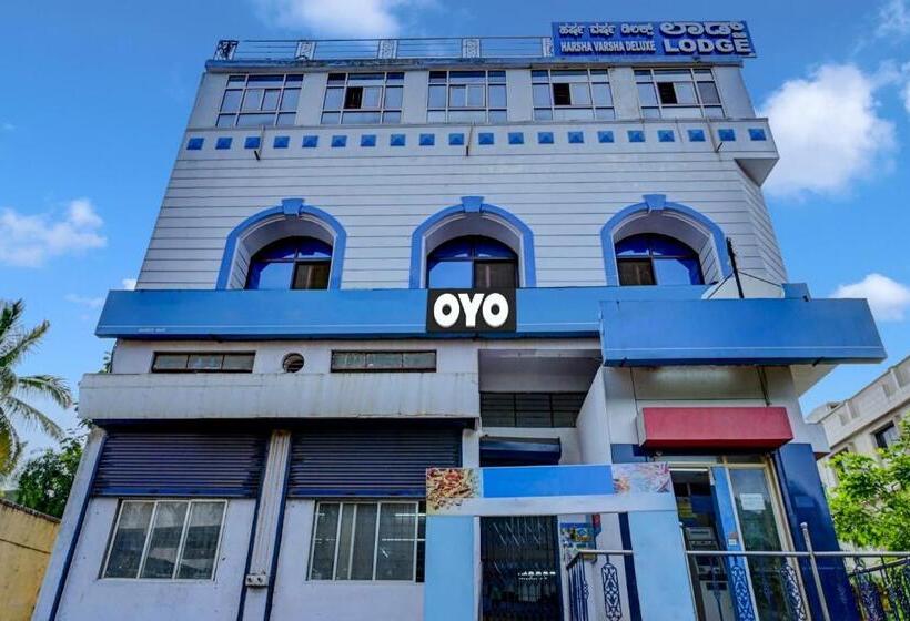 בית מלון כפרי Spot On Harsha Varsha Deluxe Lodge