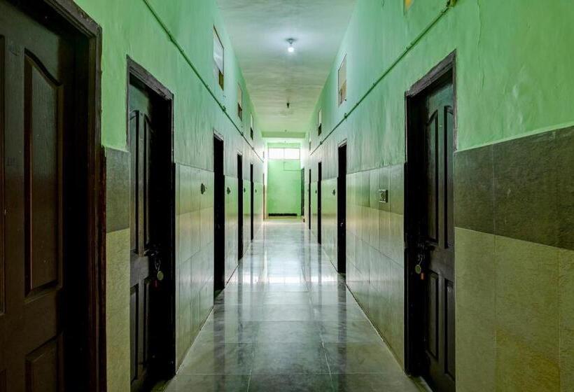 בית מלון כפרי Spot On Harsha Varsha Deluxe Lodge