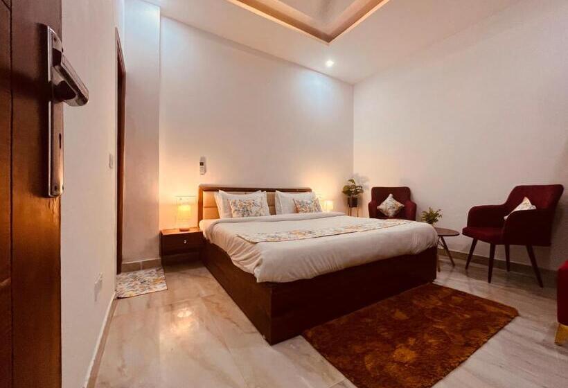 בית מלון כפרי Triple Residency, Zirakpur