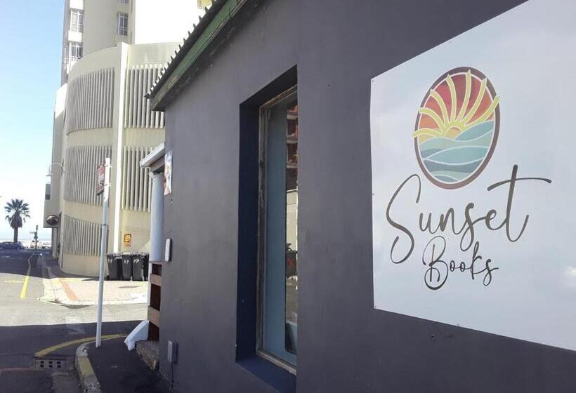 بنسيون Beach Haven Sea Views, Fritzandi, Strand, Cape Town